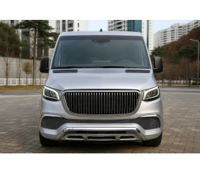 Передній бампер з решіткою (Maybach) для Mercedes Sprinter W907/W910 2018- рр