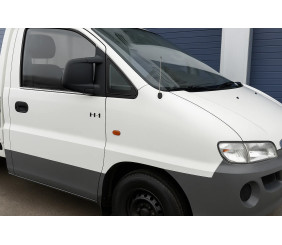 Окантовка вікон (2 шт., нерж.) для Hyundai H200, H1, Starex 1998-2007 рр