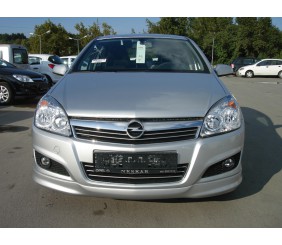 Передня нижня накладка Sedan (під фарбування) для Opel Astra H 2004-2013 рр