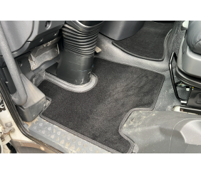 Килимки текстильні Premium (Чорний) для Mercedes Atego 2013- рр