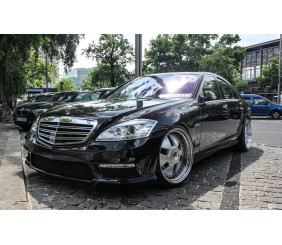 Передній бампер в зібраному вигляді AMG S65 для Mercedes S-сlass W221 2005-2013 рр