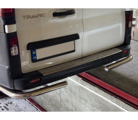 Задні куточки (2 шт, нерж) для Opel Vivaro 2015-2019 рр