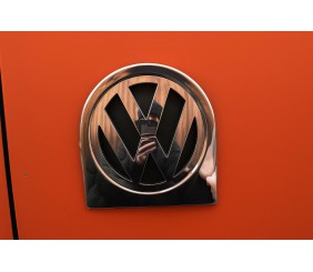 Обведення заднього логотипу (нерж) для Volkswagen Caddy 2004-2010 рр