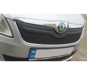 Зимова накладка на решітку (2011-2014, верхня) Глянцева для Skoda Fabia рр