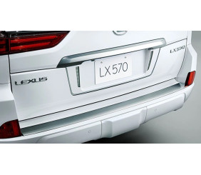 Вставка на задній бампер з хромом (2016-2026) для Lexus LX570/450d рр
