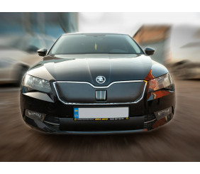 Зимова накладка на решітку (верхня) Глянцева для Skoda Superb 2015-2024 рр