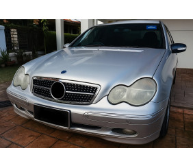 Передня решітка Diamond Silver для Mercedes C-class W203 2000-2007 рр