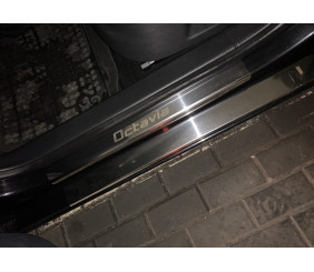 Накладки на пороги Carmos (8 шт., нерж.) для Skoda Octavia II A5 2010-2013 рр