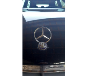 Емблема приціл (з написом) для Mercedes C-class W203 2000-2007 рр
