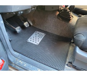 Килимки EVA (чорні) 2 штуки (передні) для Nissan Patrol Y60 1988-1997 рр
