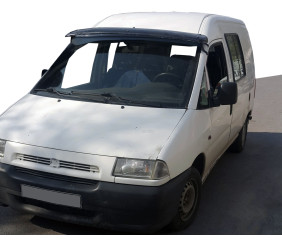 Козирьок на лобове скло (чорний глянець, 5мм) для Citroen Jumpy 1996-2007 рр