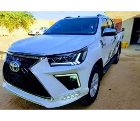 Передній бампер Lexus-design V2 (для 2015-2020) для Toyota Hilux 2015- рр