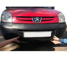 Зимова решітка (2003-2008) Глянцева для Peugeot Partner рр
