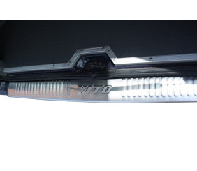 Накладка на задній бампер (Omsa, нерж) Глянсовий для Mercedes Vito W638 1996-2003 рр