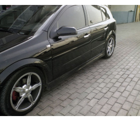 Бічні спідниці HB (під фарбування) для Opel Astra H 2004-2013 рр