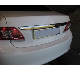 Накладка над номером 2010-2013 (нерж) для Toyota Corolla рр