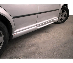 Бокові пороги (під фарбування) для Volkswagen Golf 4 1997-2006 рр