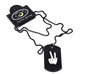 Підвіска на ланцюжку "Victory" металева