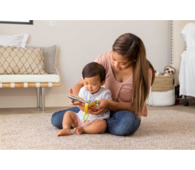 INFANTINO Навісна книга з прорізувачем Тварини