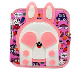 Мʼяка книжка-бізіборд (фетр, пальчикові ігри, цифри, сортер по кольорах, пискавка, елементи на липучках та кнопках)